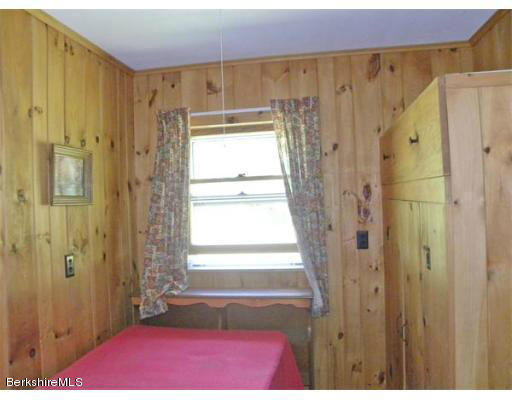 43 Swamp Road Heath, MA 01346 - Photo 19 of 26 S-bedrm