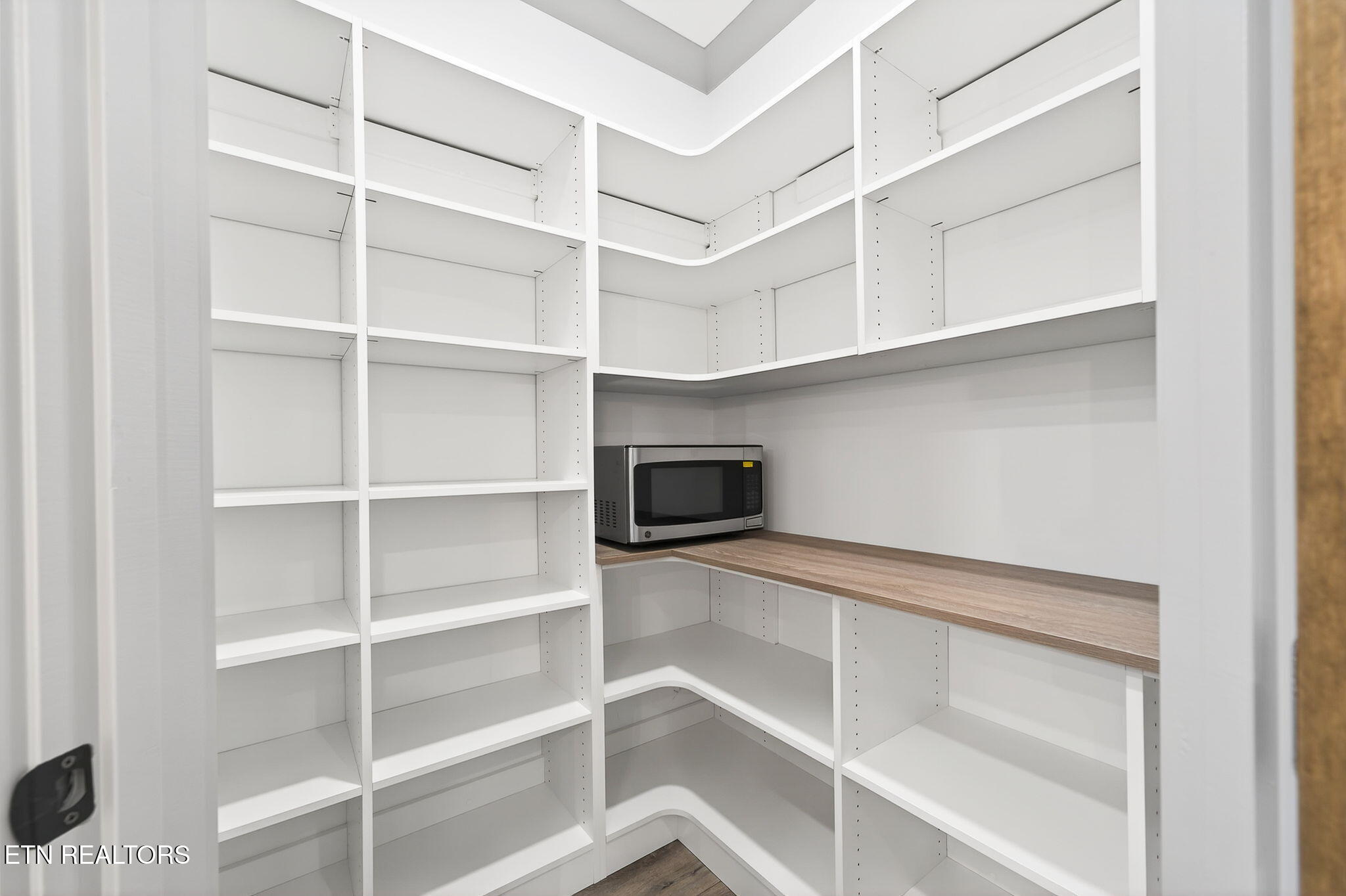 154 Hawes Circle Crossville, TN 38558 - Photo 16 of 37 24-web-or-mls-154 Hawes Cir FFG_118_TNPC