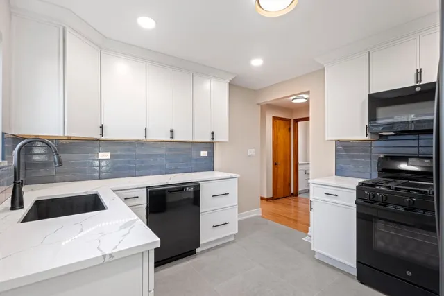 $432,500 | 1619 North 20th Avenue, Melrose Park, IL 60160