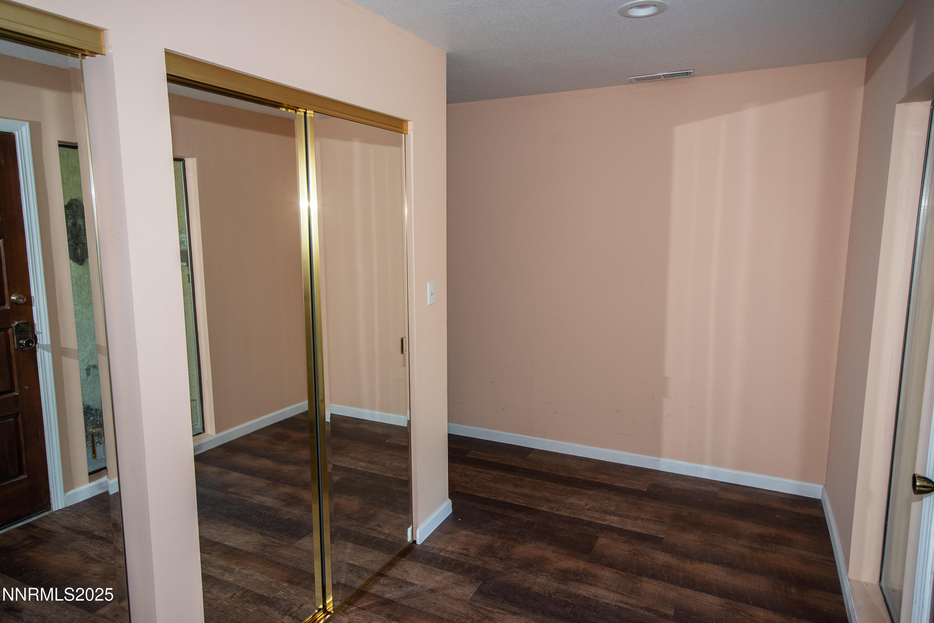 3445 Skyline Boulevard Reno, NV 89509 - Photo 4 of 22 03 - Entry Foyer - 40974jpg