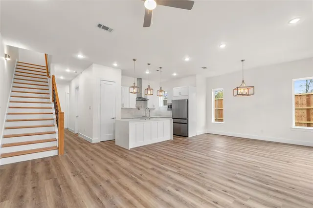 $695,000 | 400 South Henderson Avenue, Dallas, TX 75223