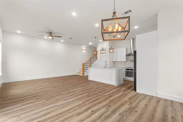 $695,000 | 400 South Henderson Avenue, Dallas, TX 75223