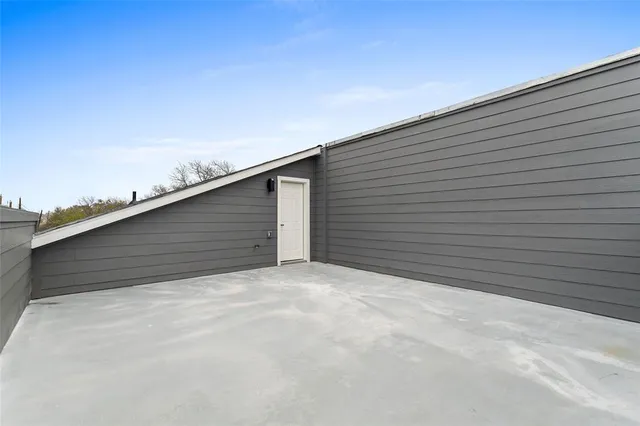 $695,000 | 400 South Henderson Avenue, Dallas, TX 75223