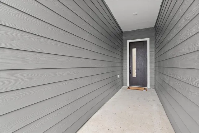 $695,000 | 400 South Henderson Avenue, Dallas, TX 75223