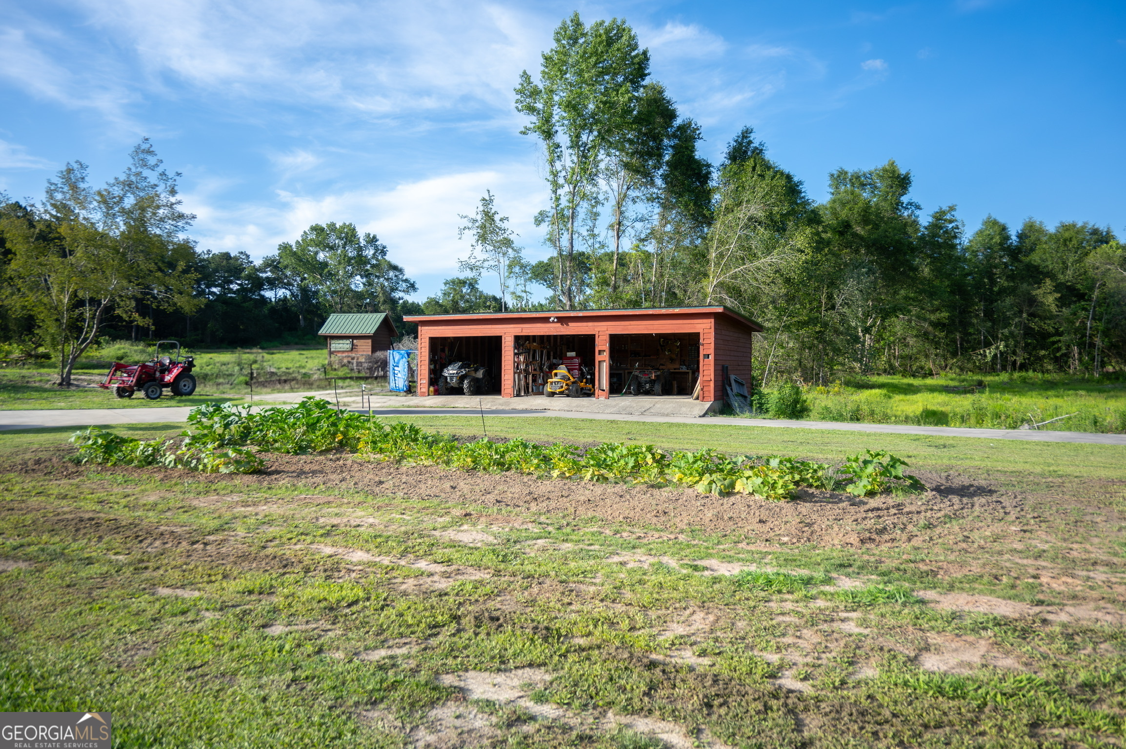 1940 Horne Road Eastman, GA 31023 - Photo 14 of 94 a front view of house with yard and green space