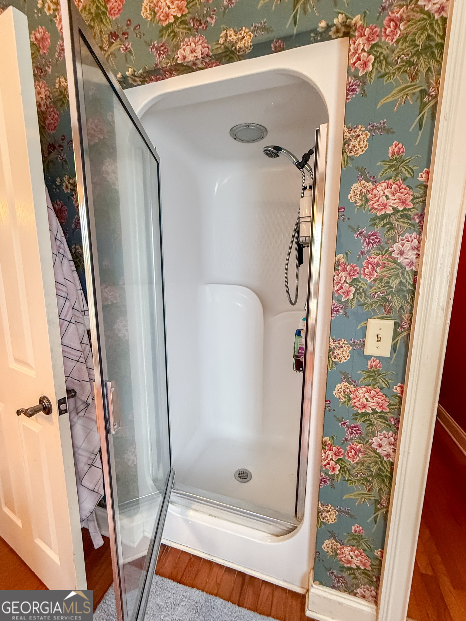 1940 Horne Road Eastman, GA 31023 - Photo 43 of 94 a bathroom with a glass door shower and a sink