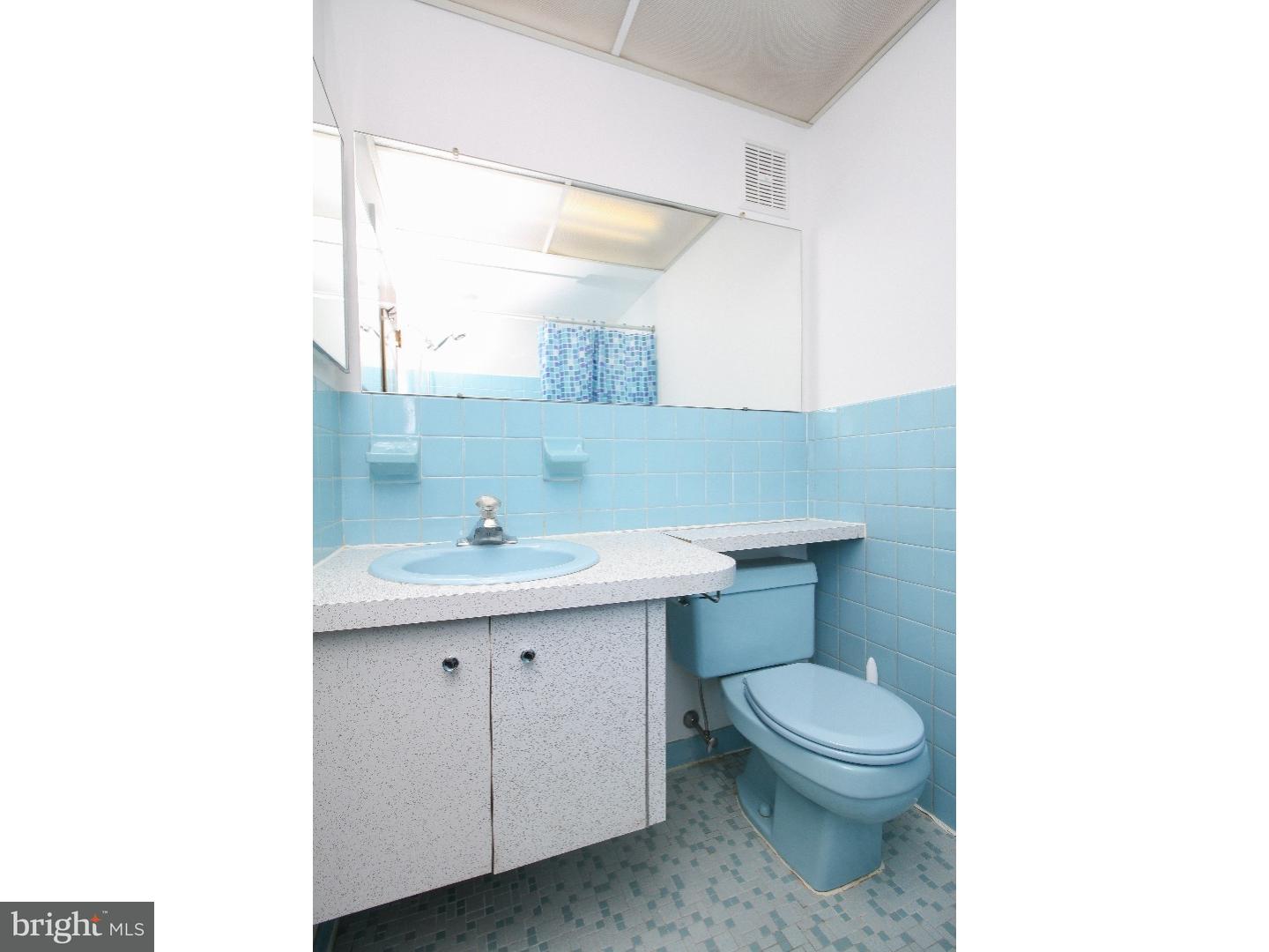 10834 Rayland Road Philadelphia, PA 19154 - Photo 11 of 24 Gallery Image 11