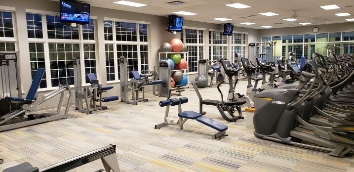 2836 Edgewater Drive Elgin, IL 60124 - Photo 28 of 35 a view of a room with gym equipment