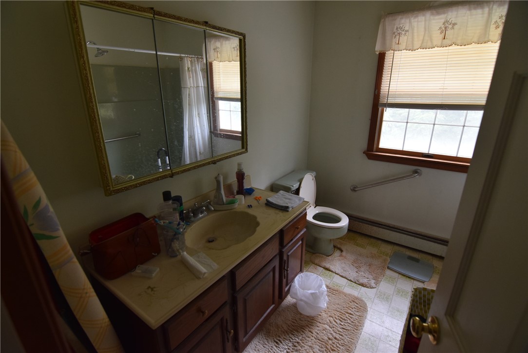 8 Pequot Avenue Westerly, RI 02891 - Photo 16 of 33 2nd bathroom on 2nd level