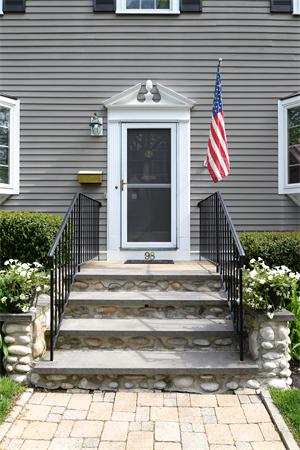 98 Bellevue Road Swampscott, MA 01907 - Photo 4 of 26 Gallery Image 4