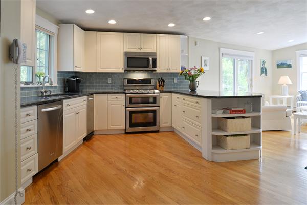 98 Bellevue Road Swampscott, MA 01907 - Photo 10 of 26 Gallery Image 10