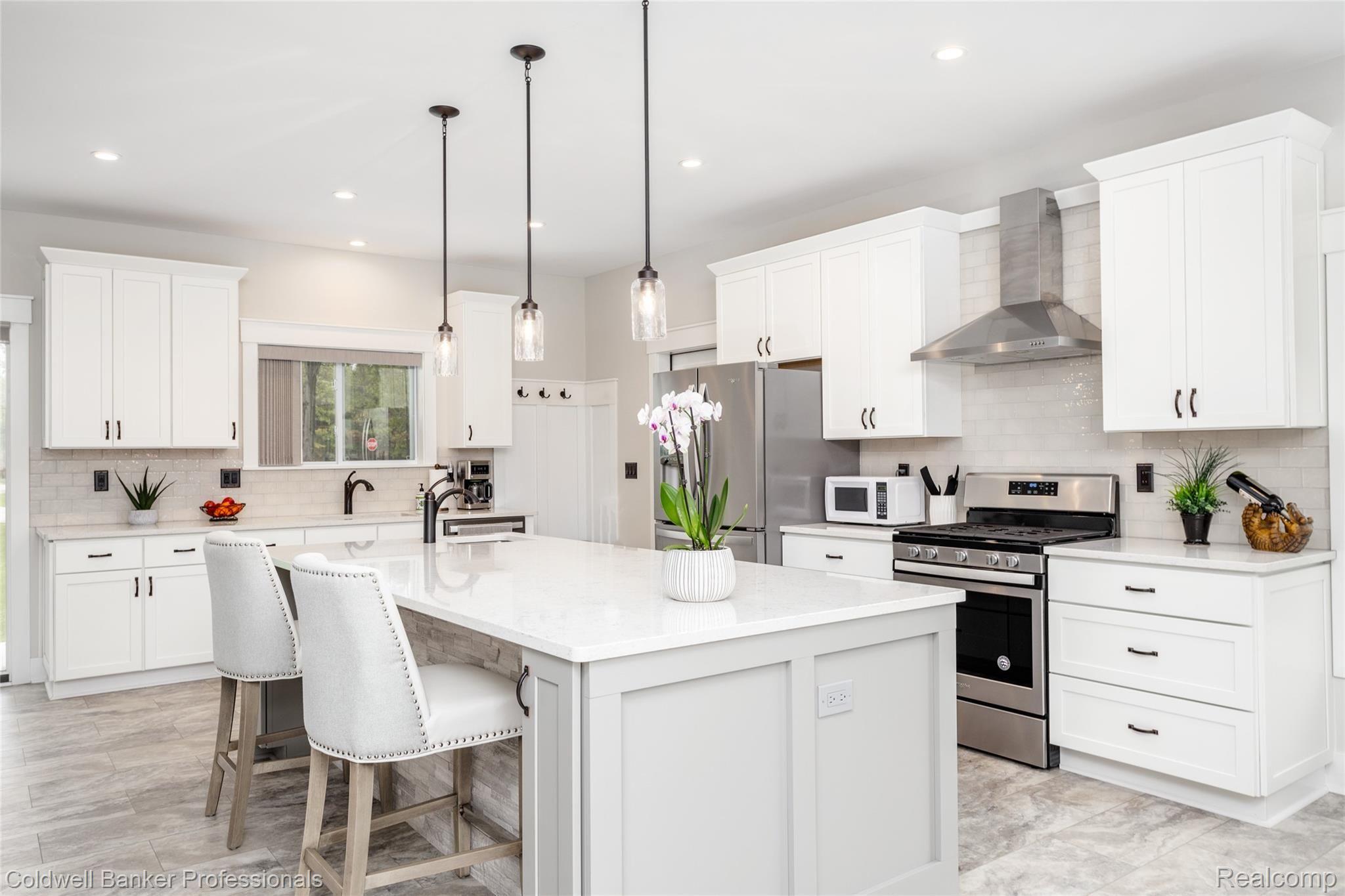 2530 Tooley Road Howell, MI 48855 - Photo 12 of 53 2530 Tooley L042.jpg