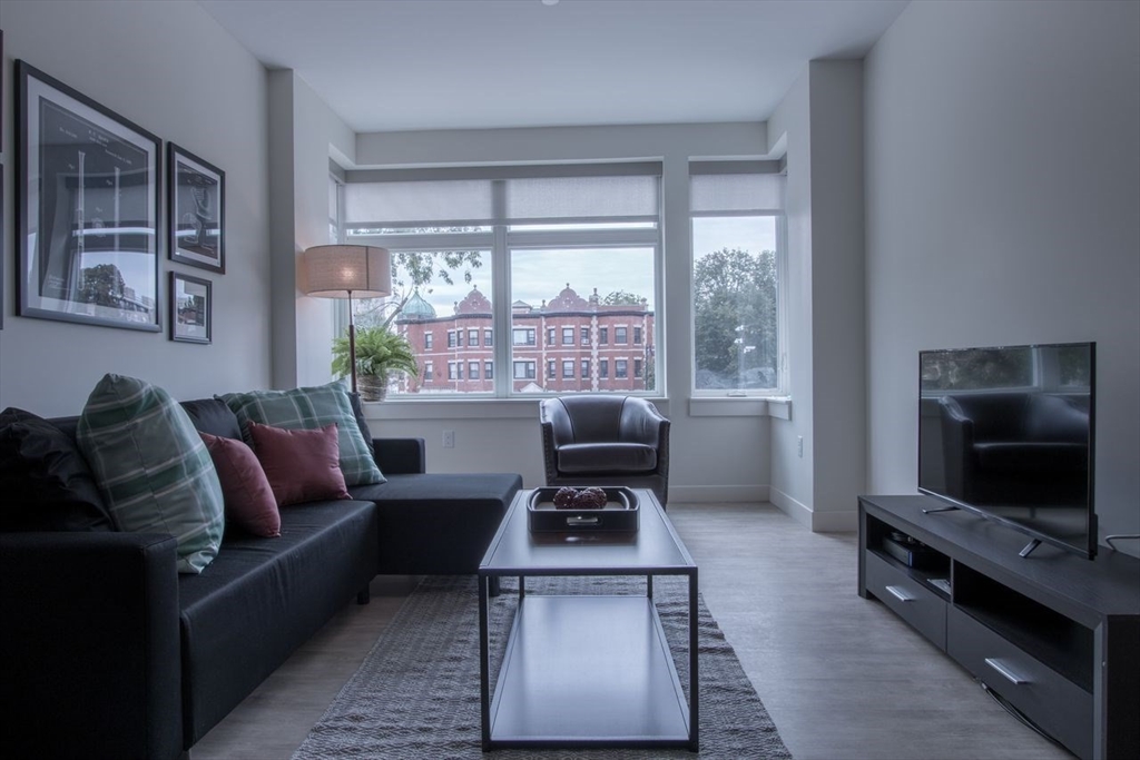 900 Beacon Street, Unit 403 Boston, MA 02215 - Photo 3 of 12