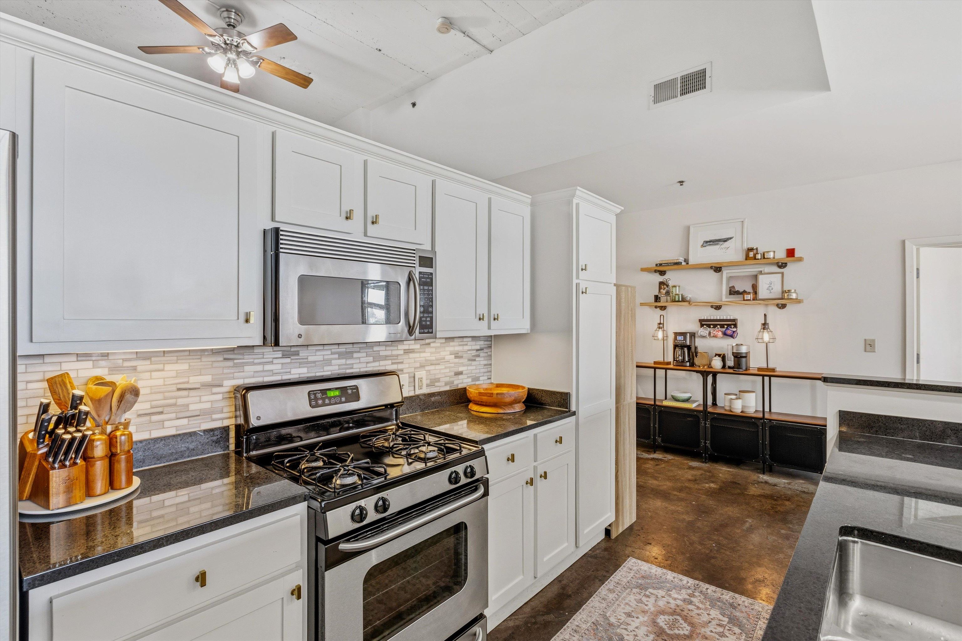 648 Riverside Drive, Unit 204 Memphis, TN 38103 - Photo 10 of 33