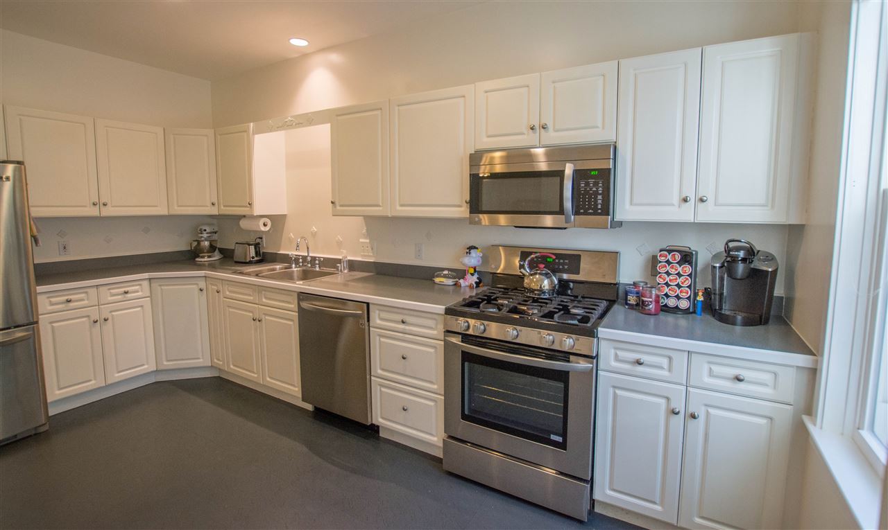 22 Larch Road South Burlington, VT 05403 - Photo 12 of 32 Gallery Image 12