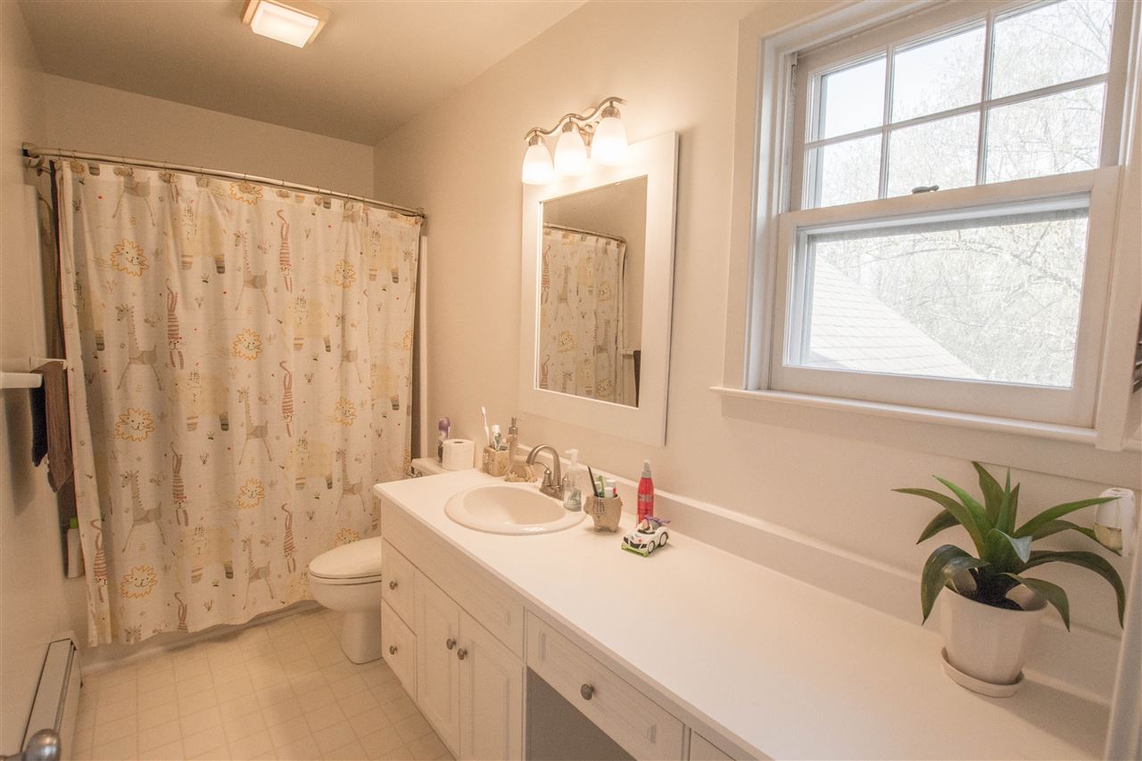 22 Larch Road South Burlington, VT 05403 - Photo 19 of 32 Gallery Image 19