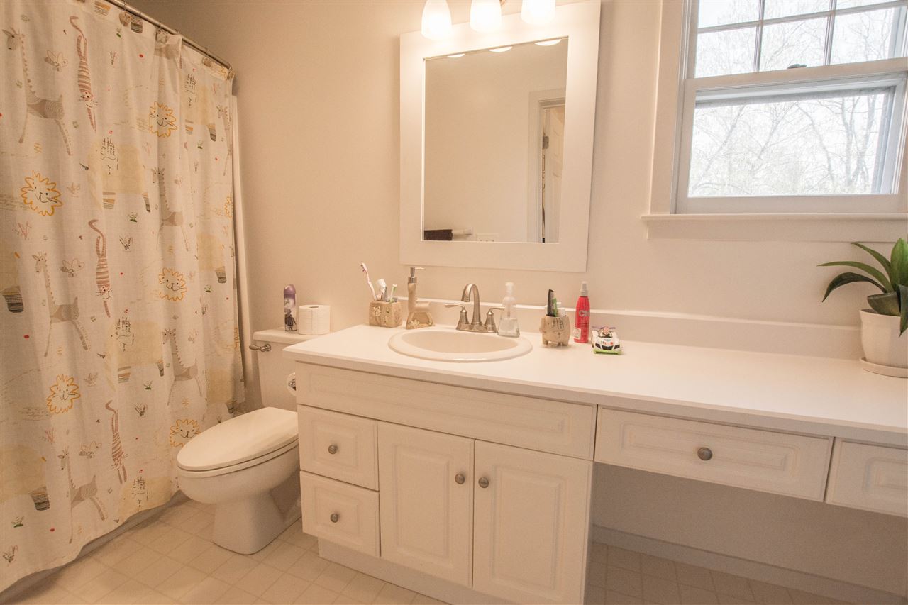 22 Larch Road South Burlington, VT 05403 - Photo 20 of 32 Gallery Image 20