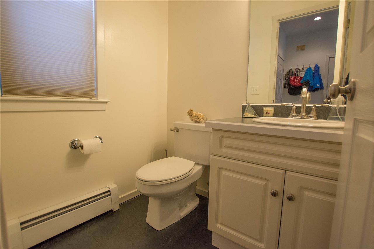 22 Larch Road South Burlington, VT 05403 - Photo 27 of 32 Gallery Image 27