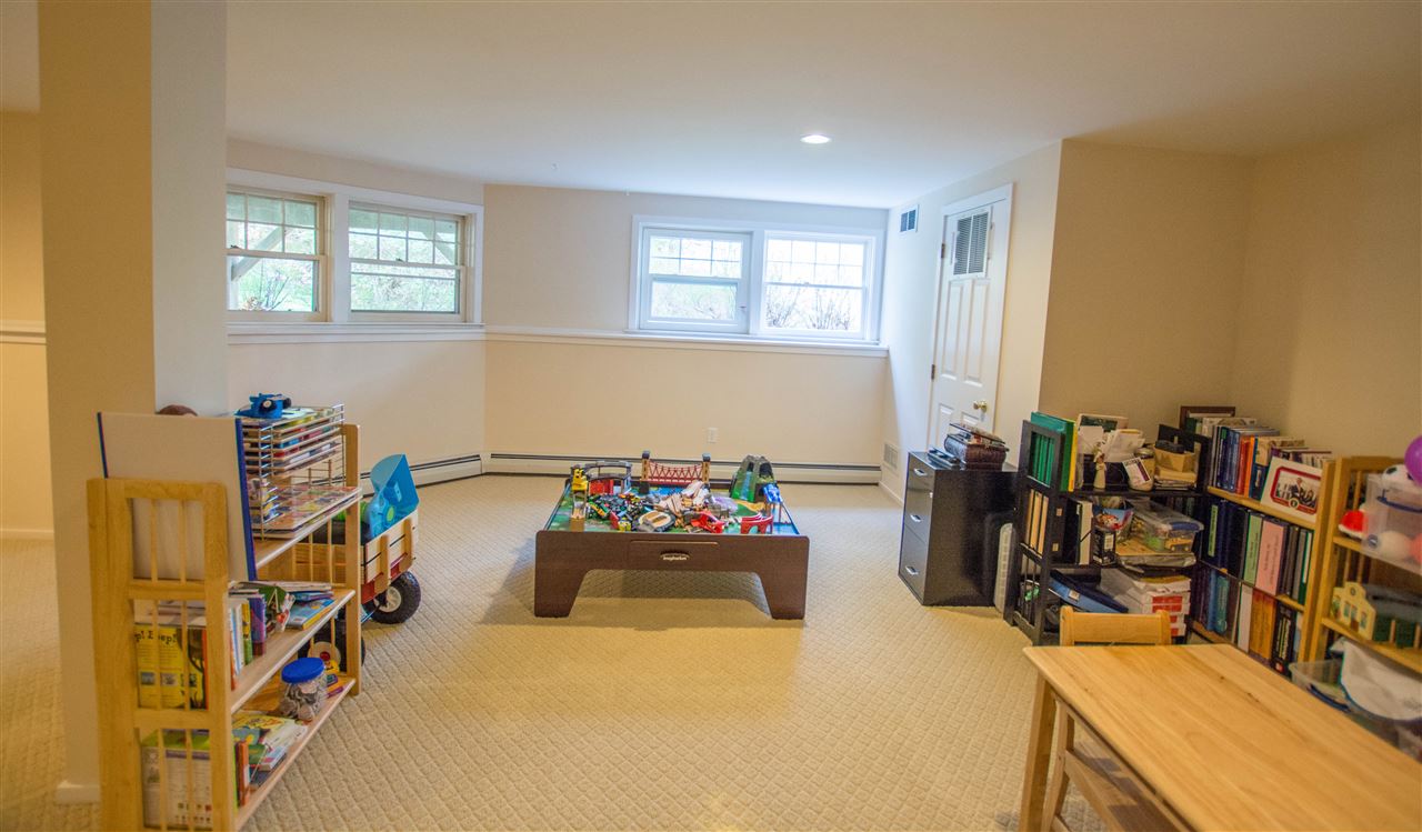 22 Larch Road South Burlington, VT 05403 - Photo 28 of 32 Gallery Image 28