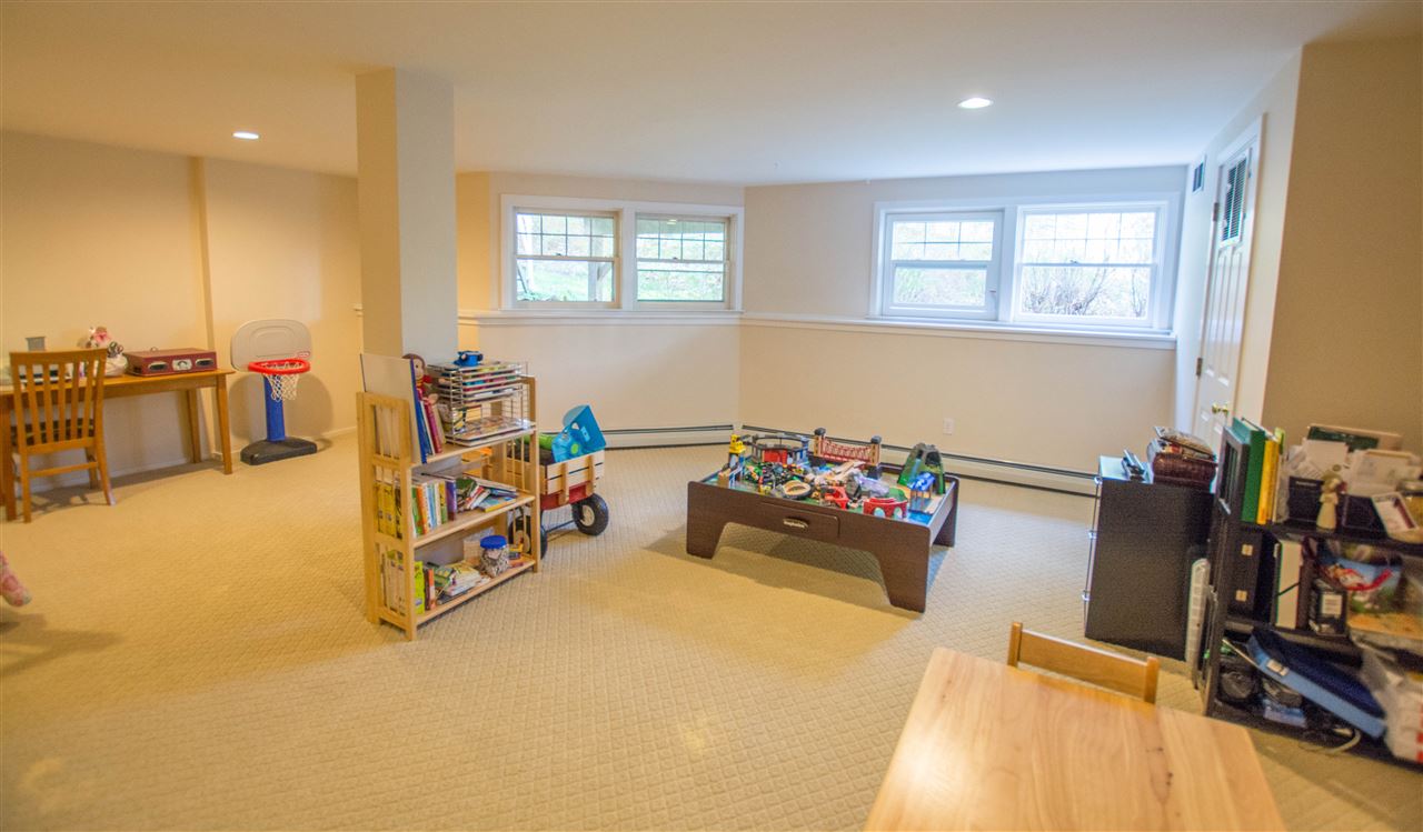 22 Larch Road South Burlington, VT 05403 - Photo 31 of 32 Gallery Image 31