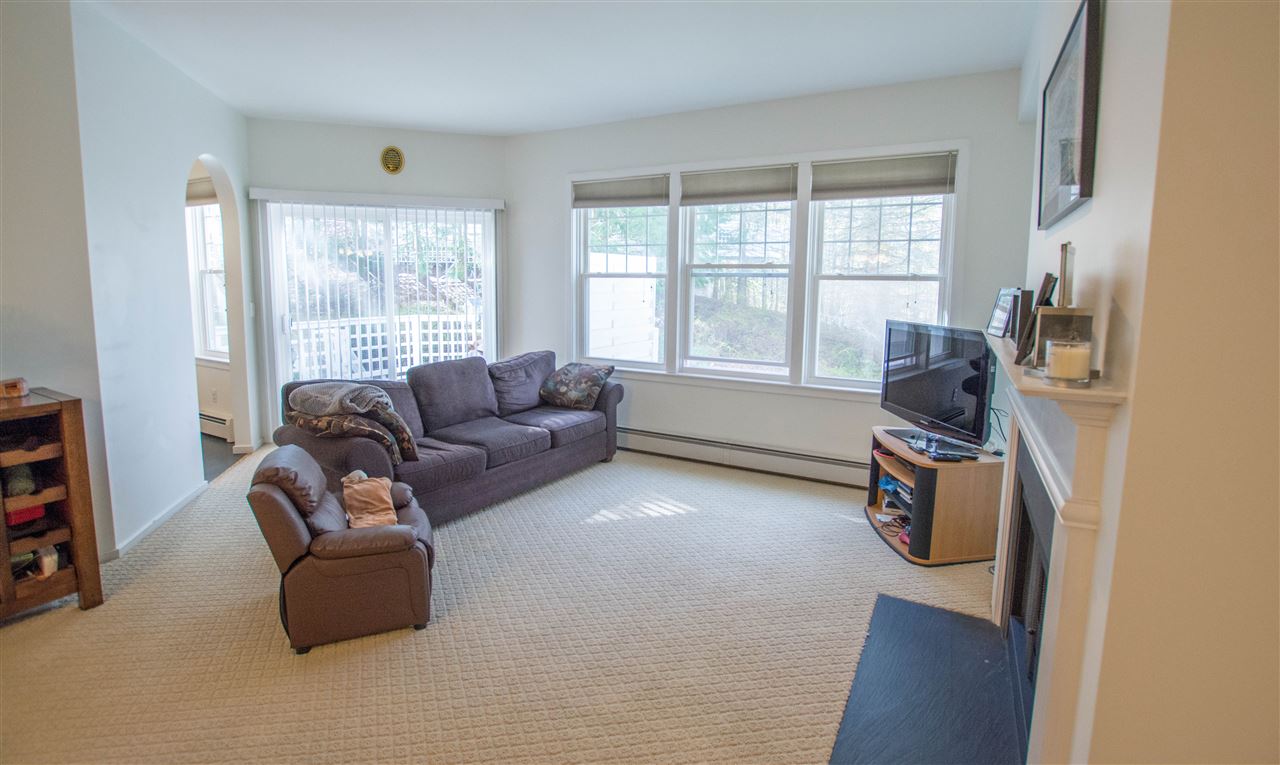 22 Larch Road South Burlington, VT 05403 - Photo 8 of 32 Gallery Image 8