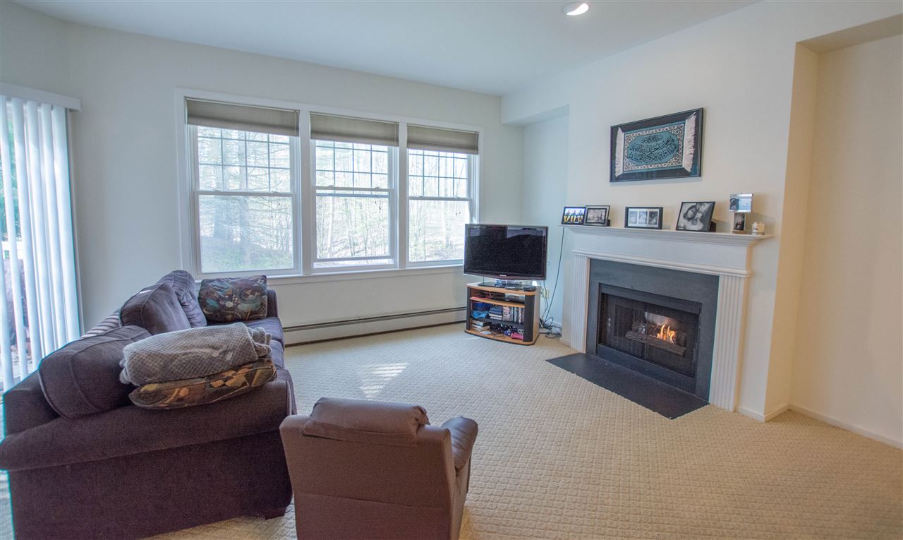 22 Larch Road South Burlington, VT 05403 - Photo 9 of 32 Gallery Image 9