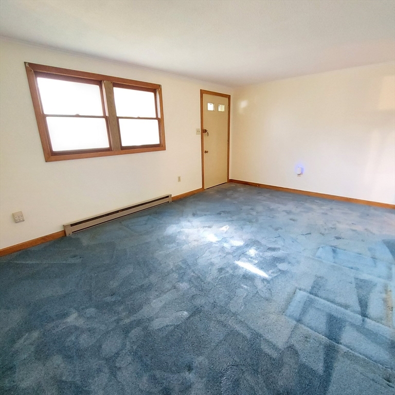 1075 West Brookfield Road New Braintree, MA 01531 - Photo 10 of 42
