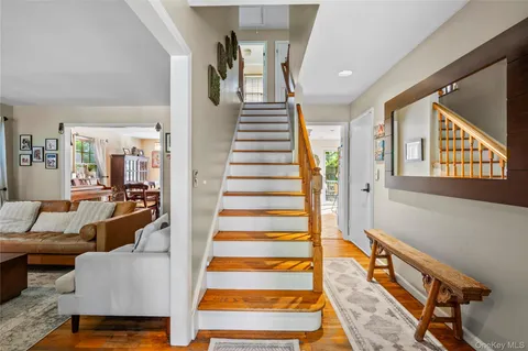 $1,200,000 | 8 Burton Road, Larchmont, NY 10538