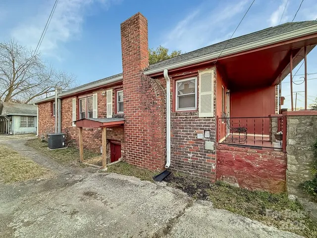 $155,900 | 630 North Moran Street, Gastonia, NC 28052