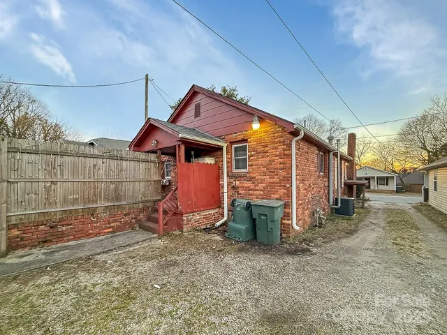 $155,900 | 630 North Moran Street, Gastonia, NC 28052