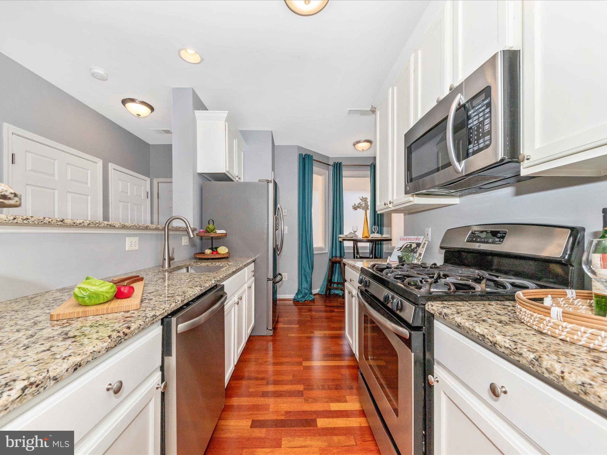 12705 Found Stone Road, Unit 7302 Germantown, MD 20876 - Photo 12 of 54 Kitchen