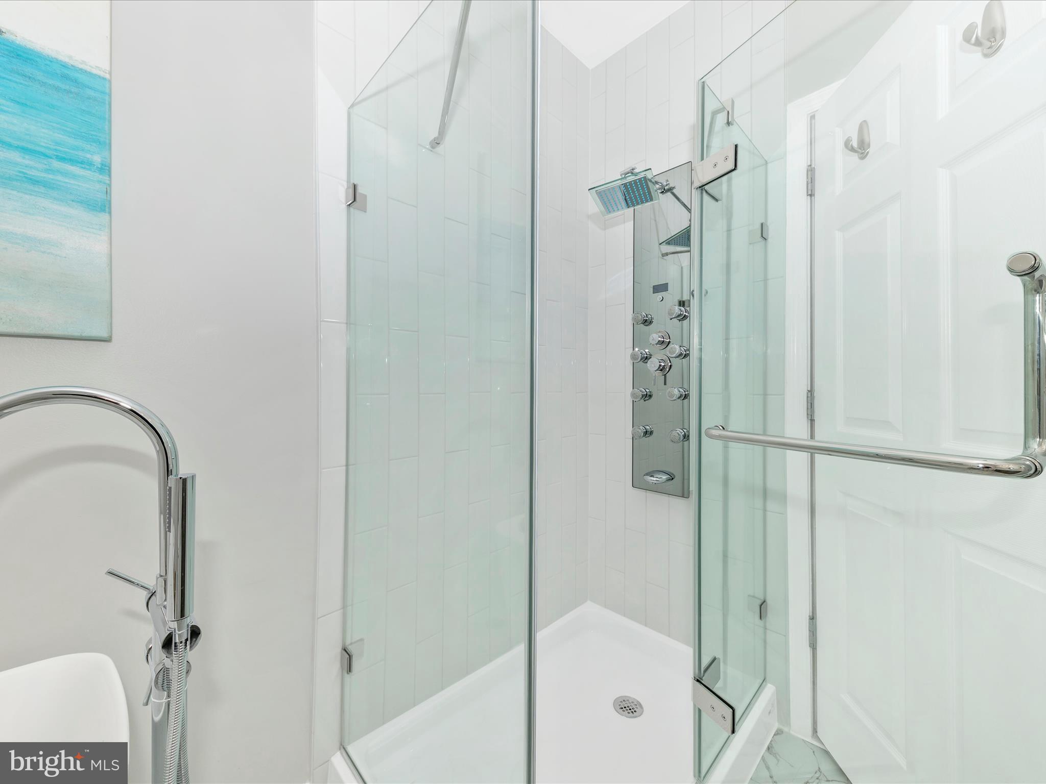 12705 Found Stone Road, Unit 7302 Germantown, MD 20876 - Photo 26 of 54 Primary Bathroom