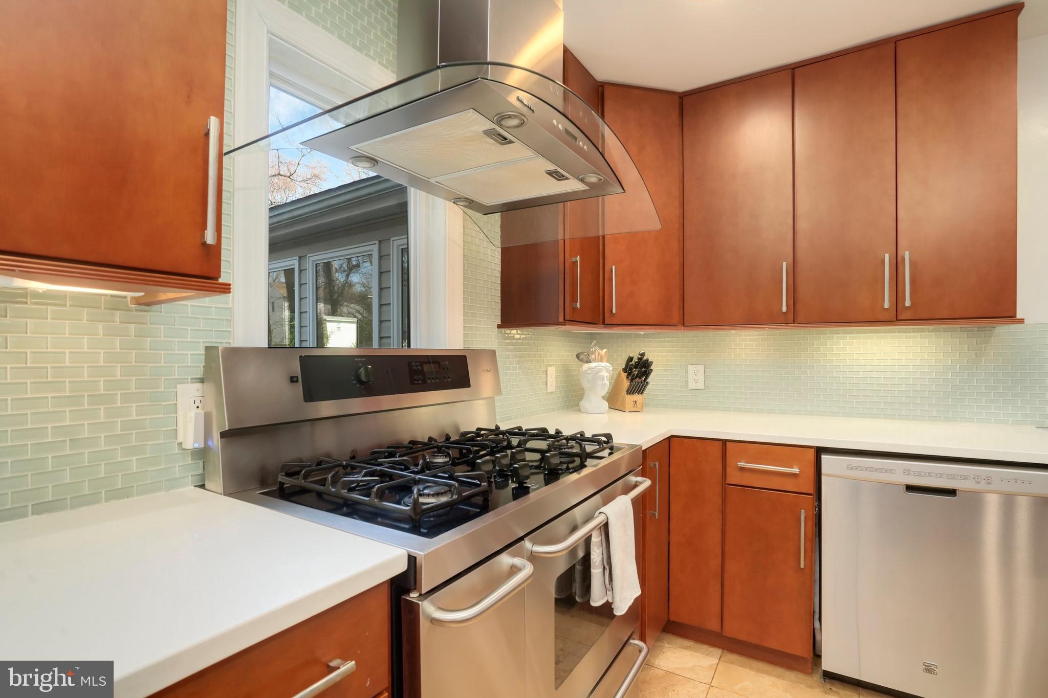 2524 Heathcliff Lane Reston, VA 20191 - Photo 12 of 33