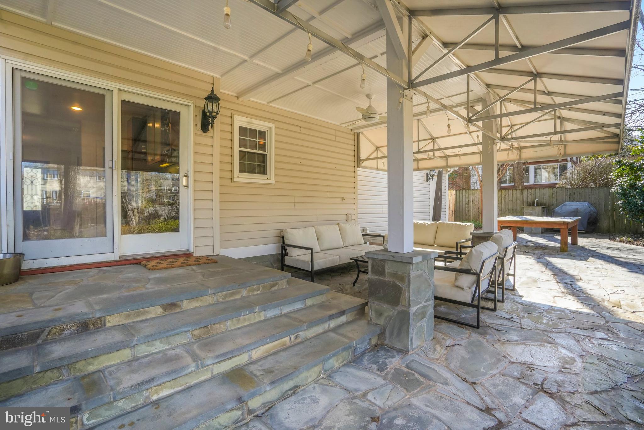 2524 Heathcliff Lane Reston, VA 20191 - Photo 27 of 33