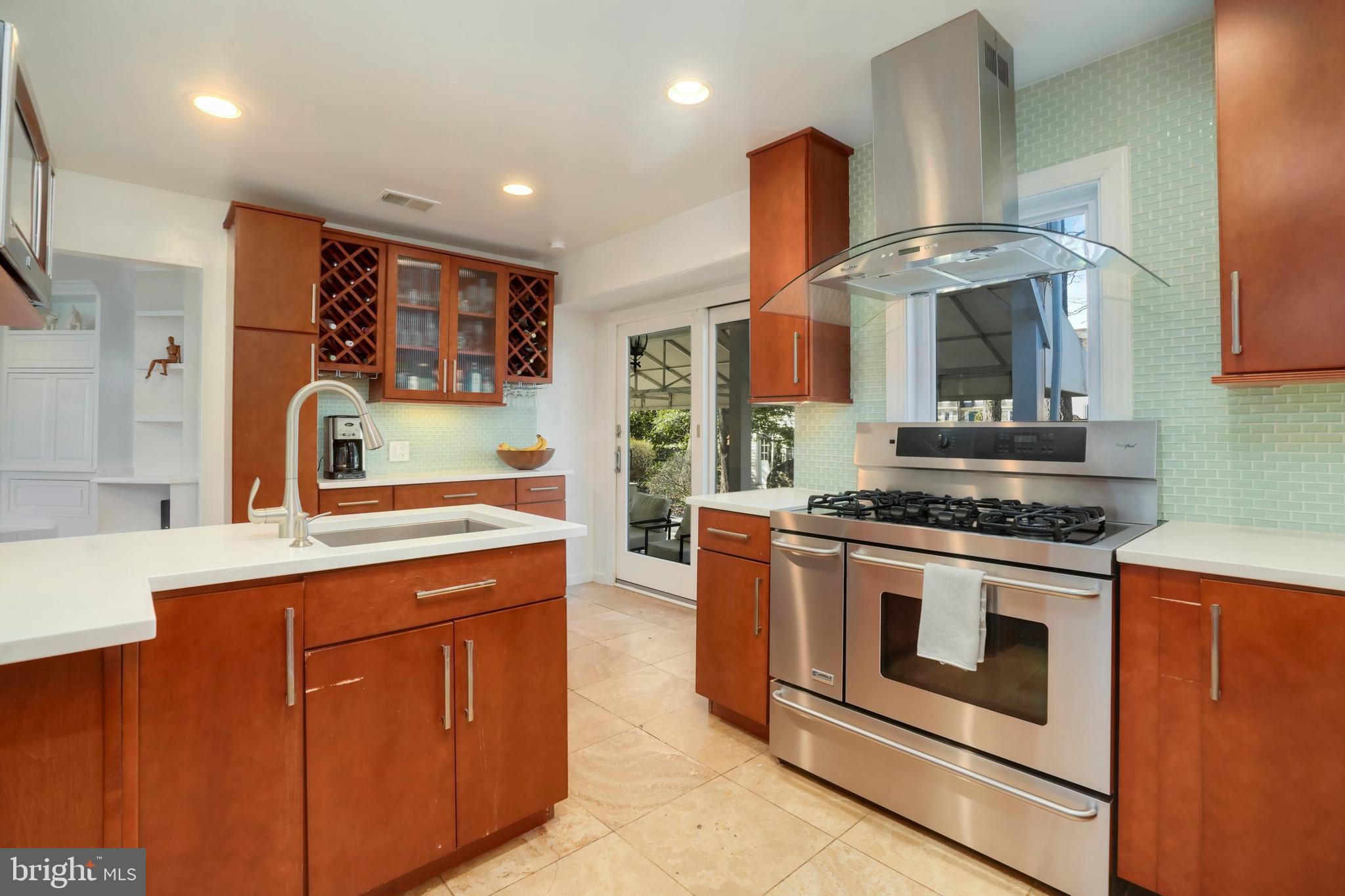 2524 Heathcliff Lane Reston, VA 20191 - Photo 10 of 33