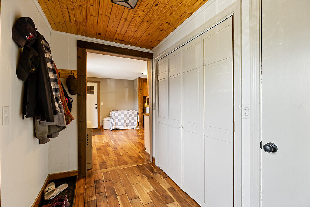 14 South Hatch Hill Road Greene, ME 04236 - Photo 7 of 56 Entry way