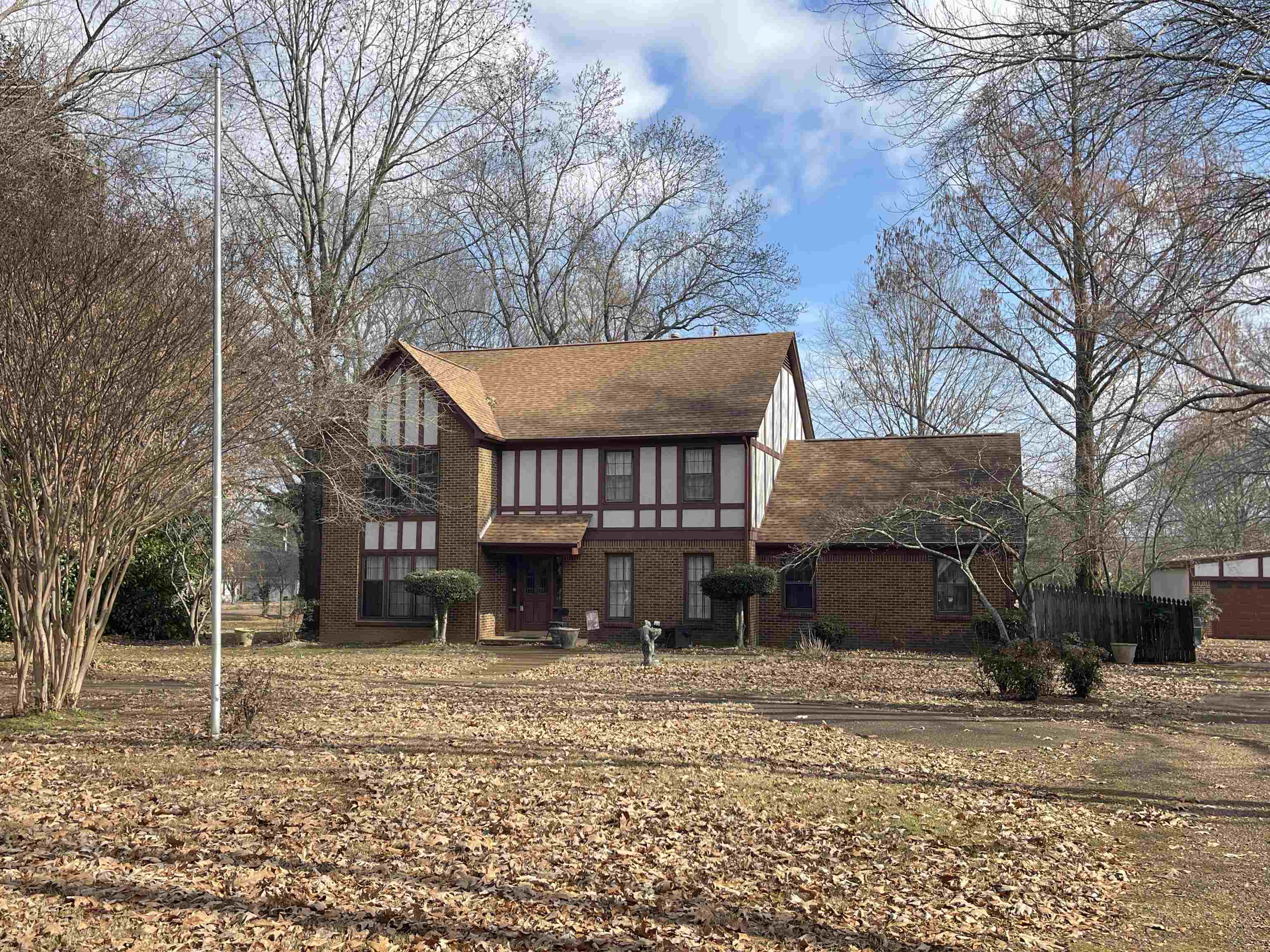 4580 Shadowlawn Road Bartlett, TN 38002 - Photo 32 of 37 a front view of a house with a yard