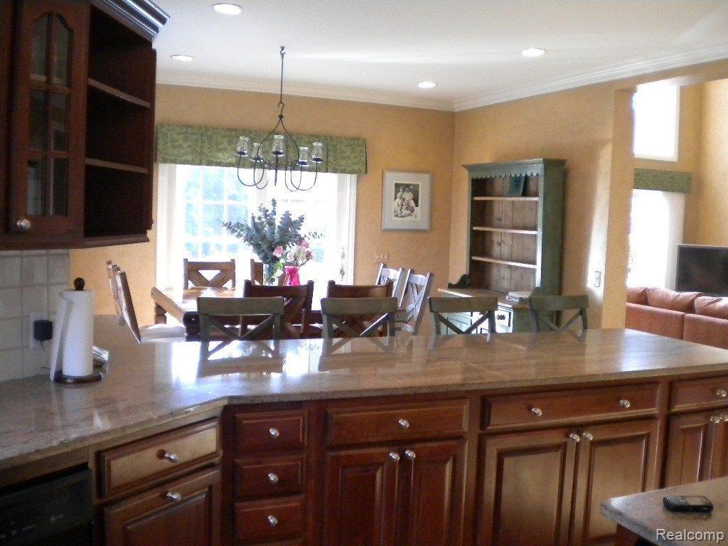 1038 Bishop Road Grosse Pointe, MI 48230 - Photo 11 of 25 061