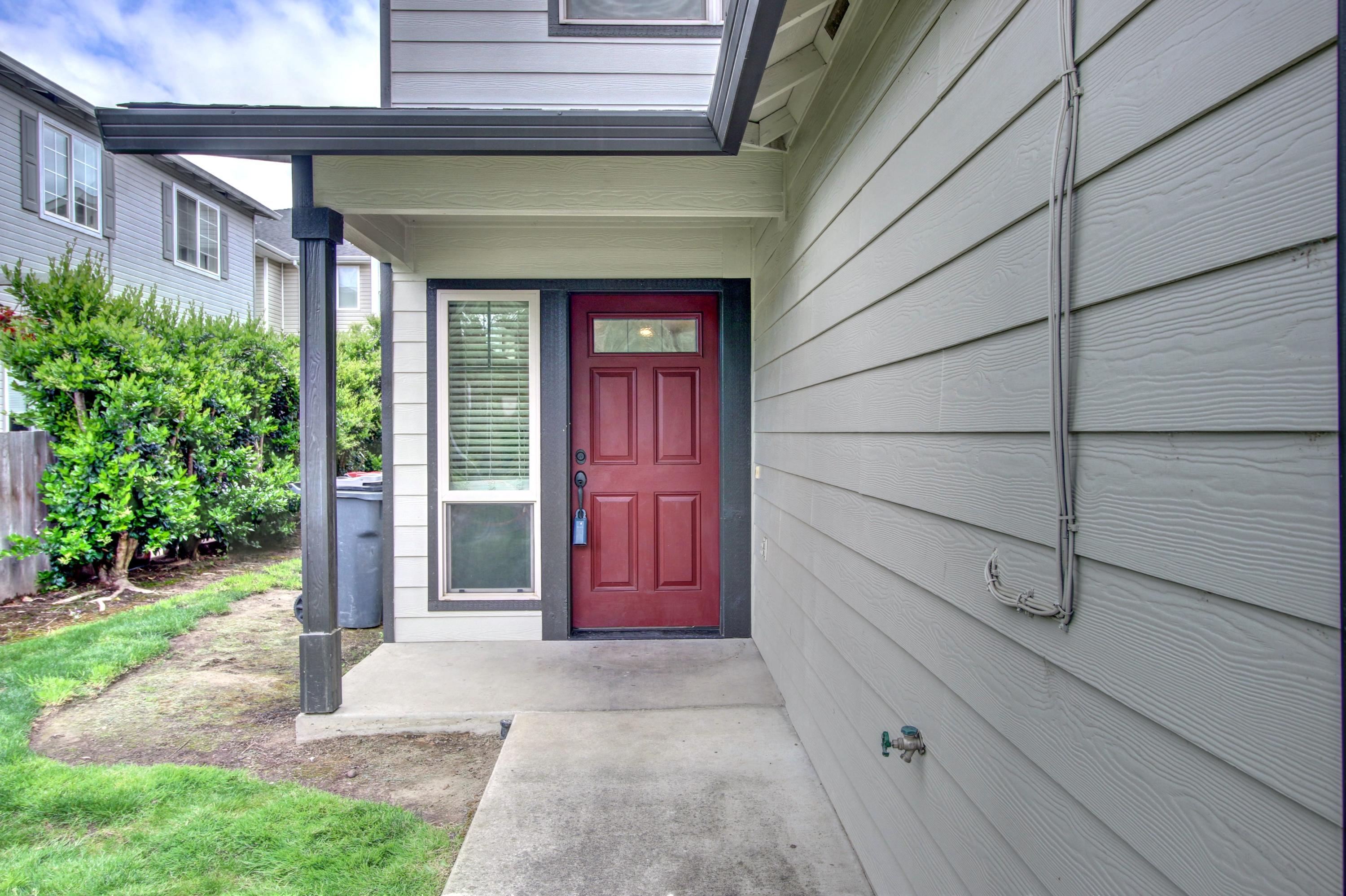 125 Casey Way Central Point, OR 97502 - Photo 1 of 15 IMG_8995_6_7_tonemapped
