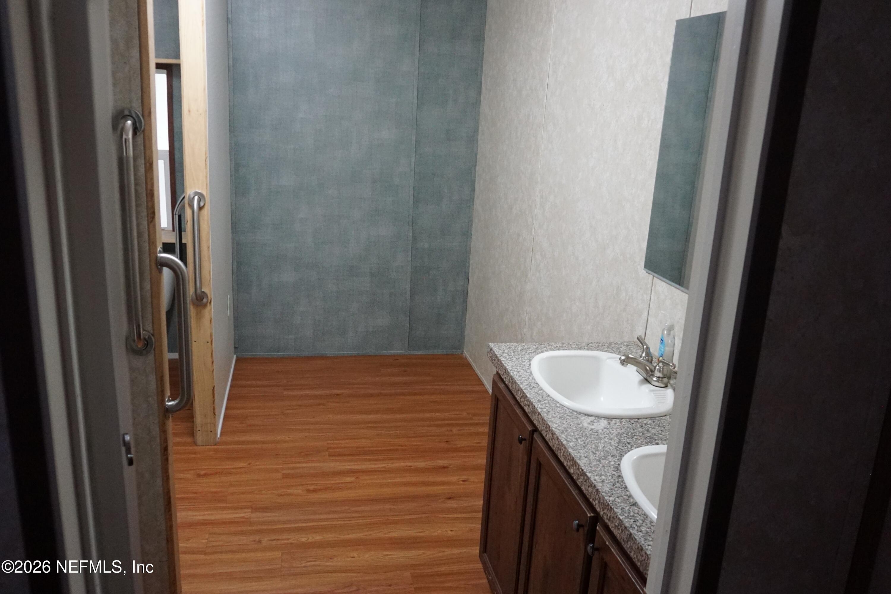 12240 Northwest 225th Road, Unit COUNTY Starke, FL 32091 - Photo 14 of 19 Master Bath