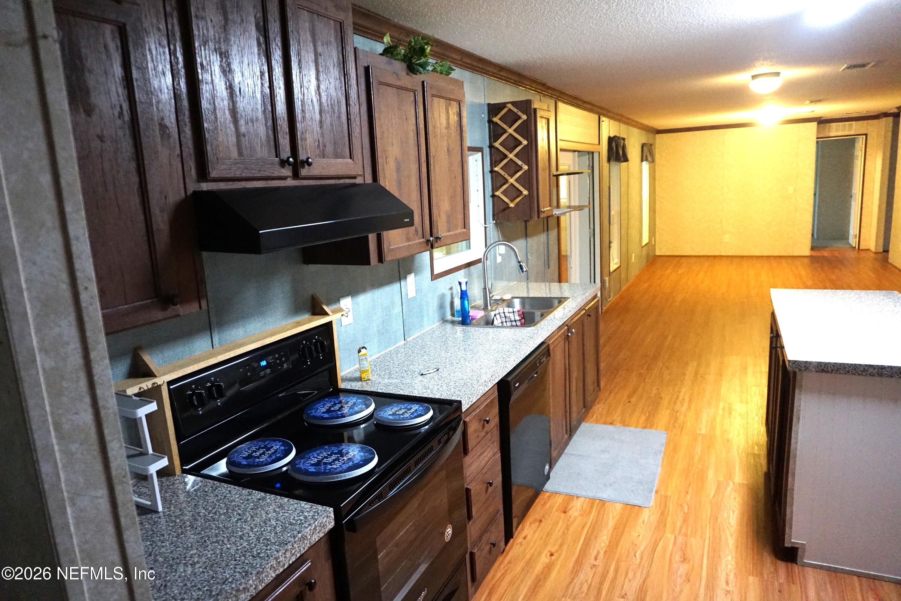 12240 Northwest 225th Road, Unit COUNTY Starke, FL 32091 - Photo 8 of 19 Kitchen