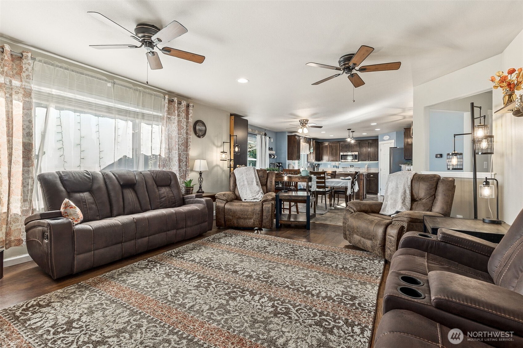 7074 Inlay Street Southeast Lacey, WA 98513 - Photo 12 of 28 a living room with furniture