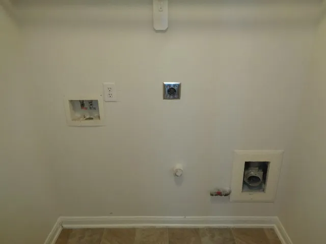 a view of a room with an empty space