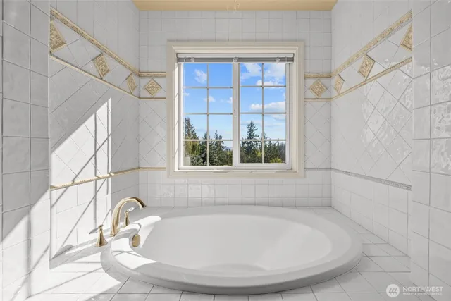 $1,100,000 | 5504 Emil Road, Langley, WA 98260