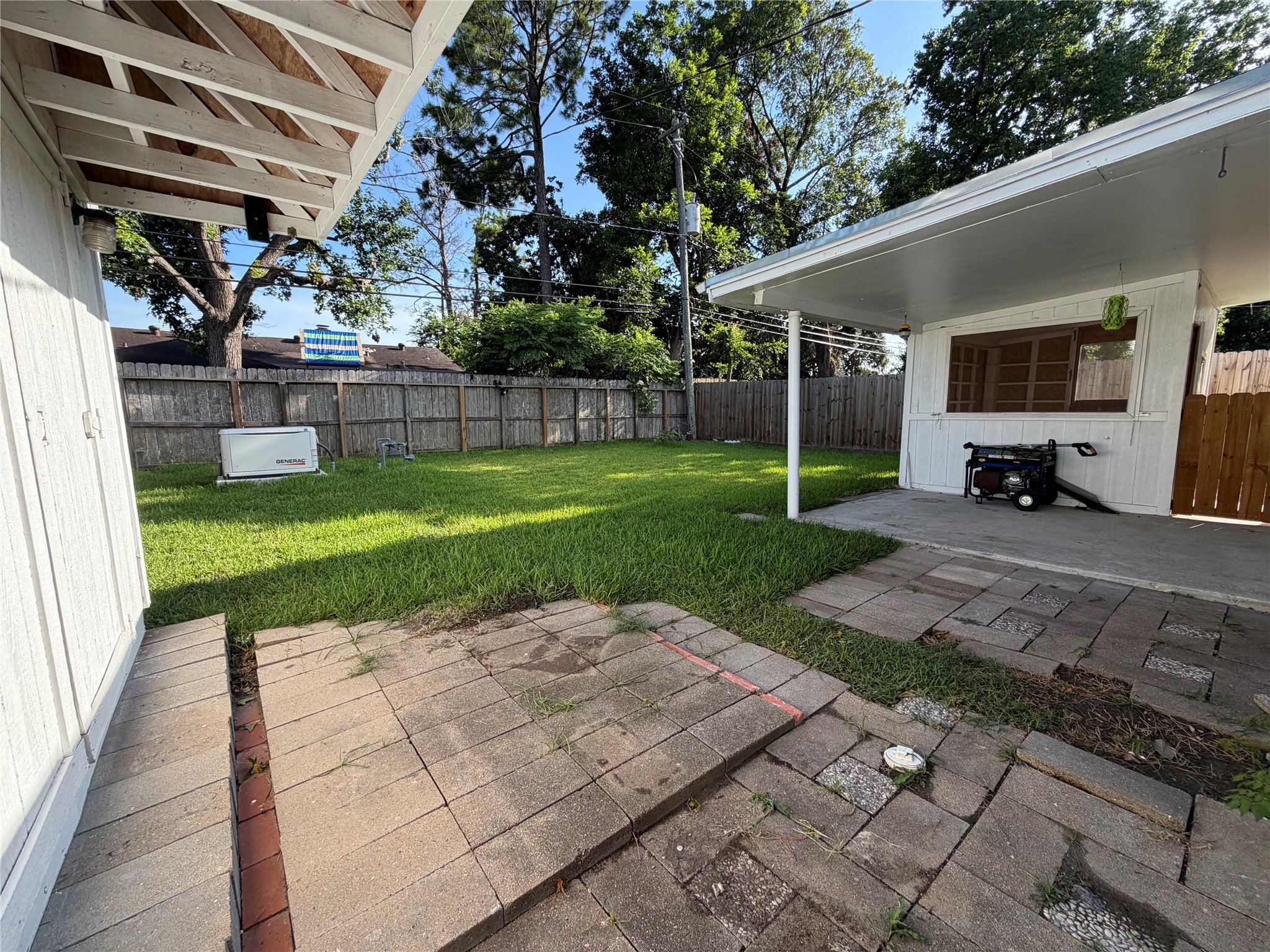 7603 Grape Street Houston, TX 77074 - Photo 8 of 25 Outdoor yard viewing to screen room