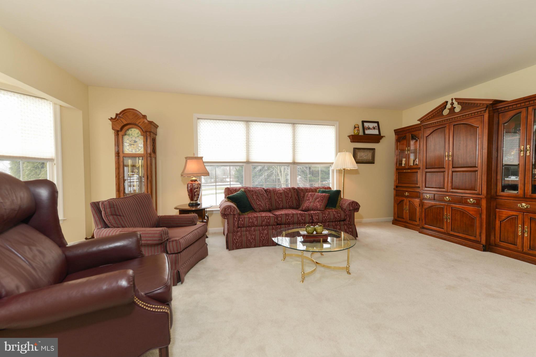 100 Brookview Loop Elkton, MD 21921 - Photo 4 of 30 NEUTRAL RICH COLORS GREET YOU!
