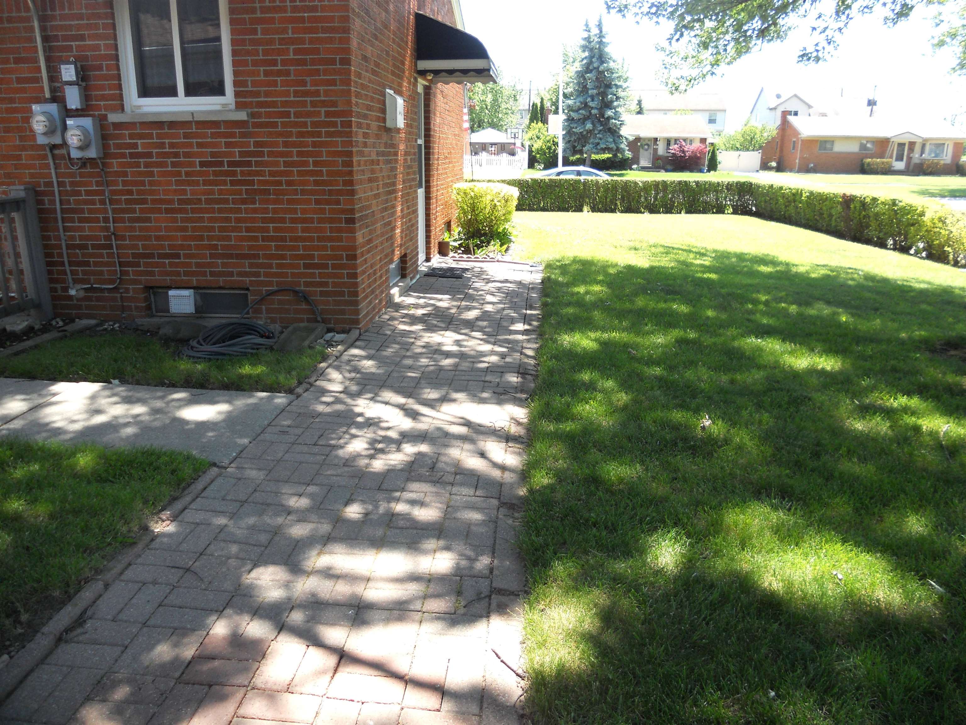 2015 Tarry Drive Sterling Heights, MI 48310 - Photo 45 of 51 50143329-c207c3a9-3bdc-4dd1-b43f-e8107fe35064.JPG