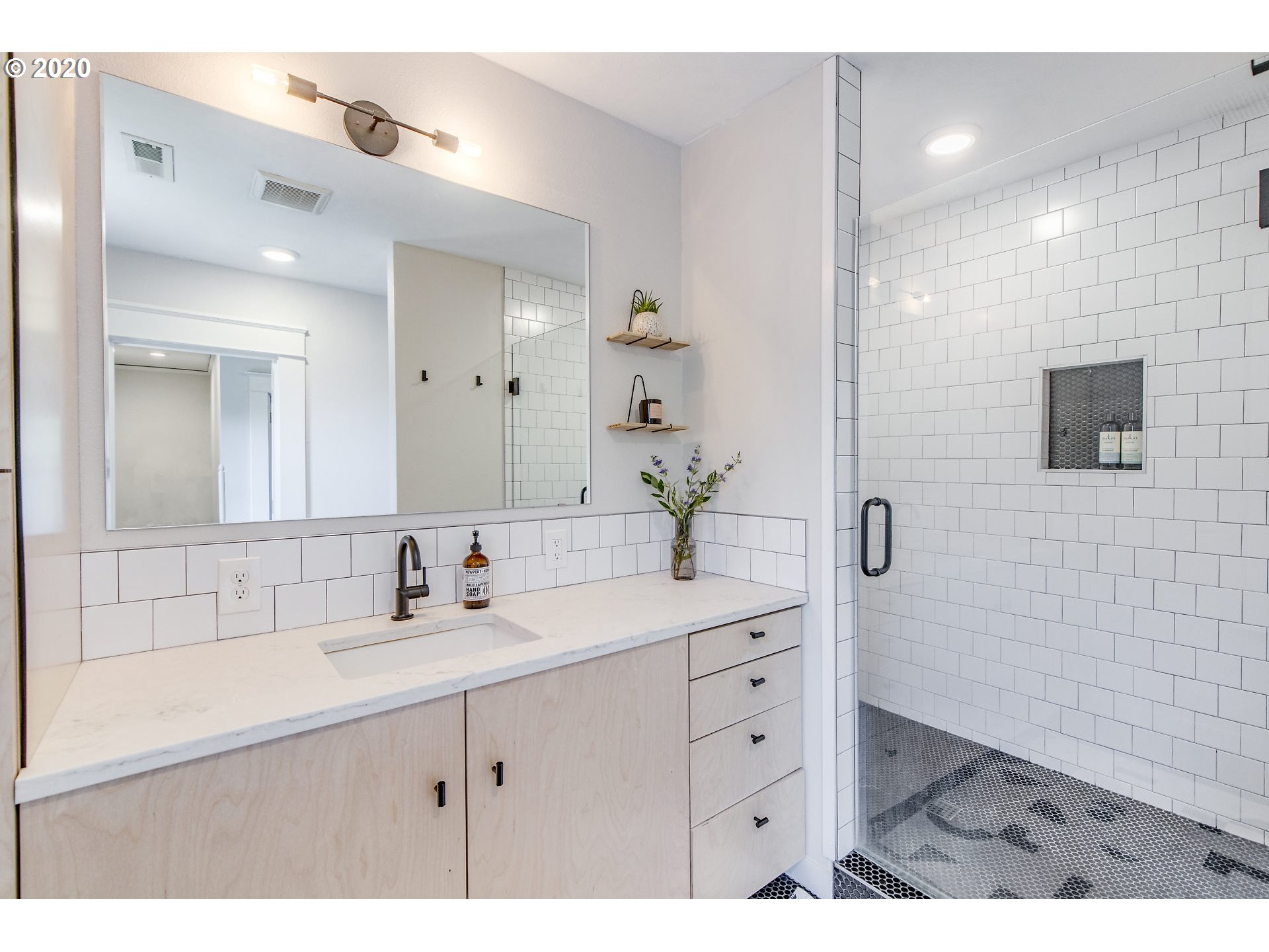 58 Northeast Cook Street Portland, OR 97212 - Photo 20 of 32 Gallery Image 20