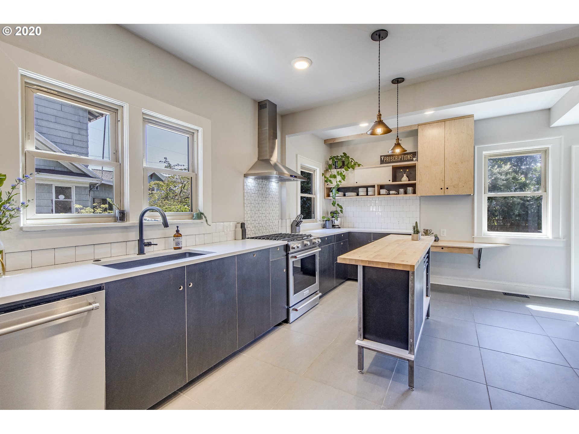 58 Northeast Cook Street Portland, OR 97212 - Photo 4 of 32 Gallery Image 4
