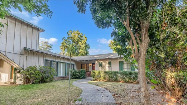 $1,550,000 | 154 South Lima Street, Sierra Madre, CA 91024